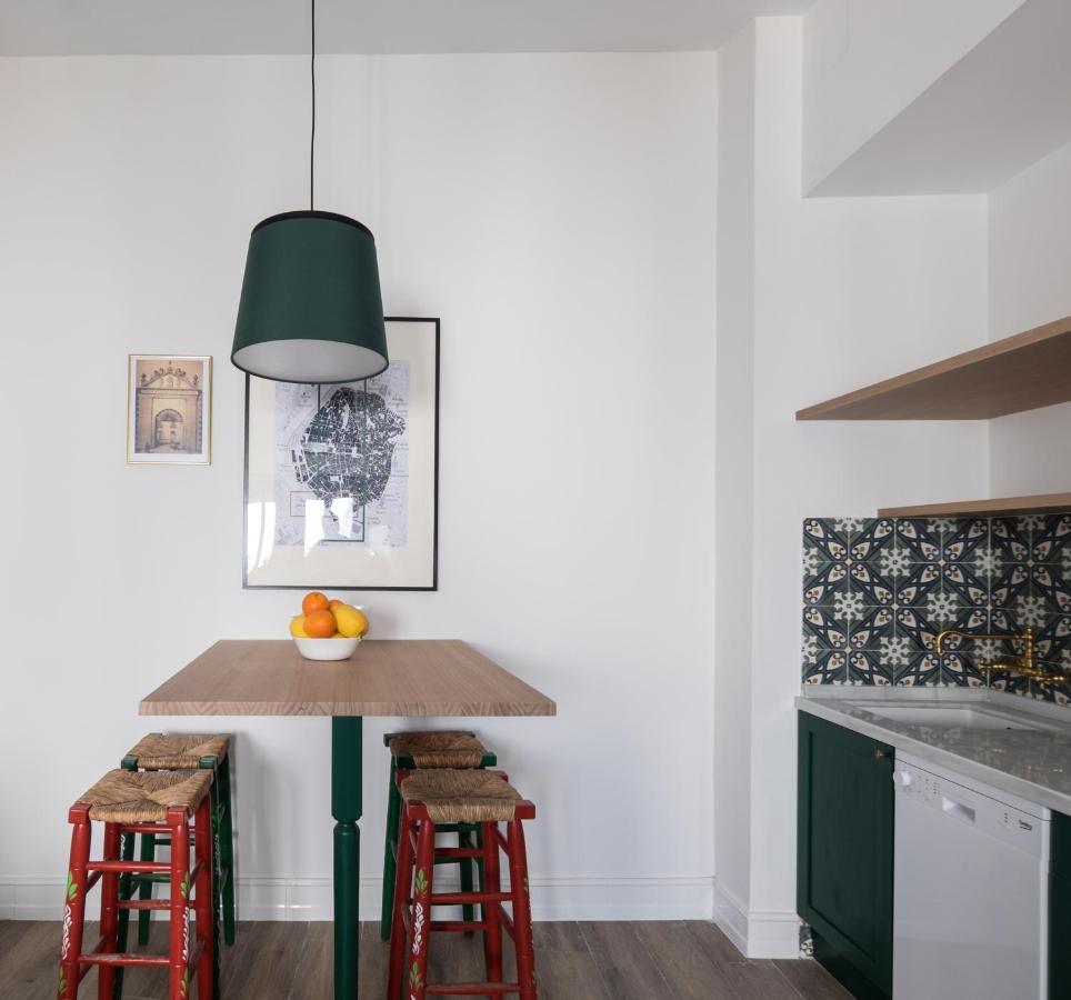 Wello Apartments Sevilla Екстер'єр фото