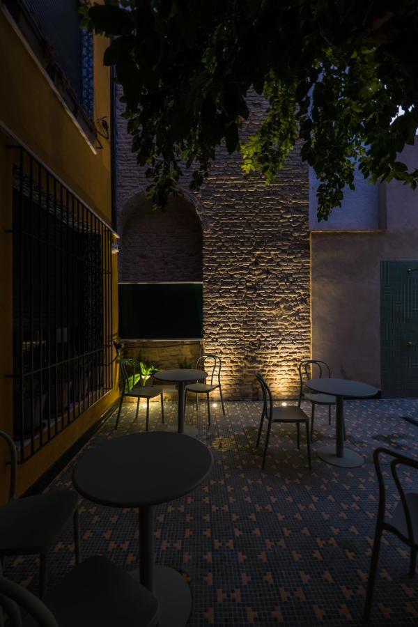 Wello Apartments Sevilla Екстер'єр фото